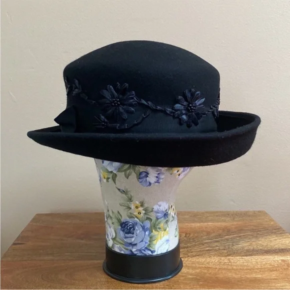 VTG BETMAR New York Black Wool Floral Design Hat - Picture 7 of 13